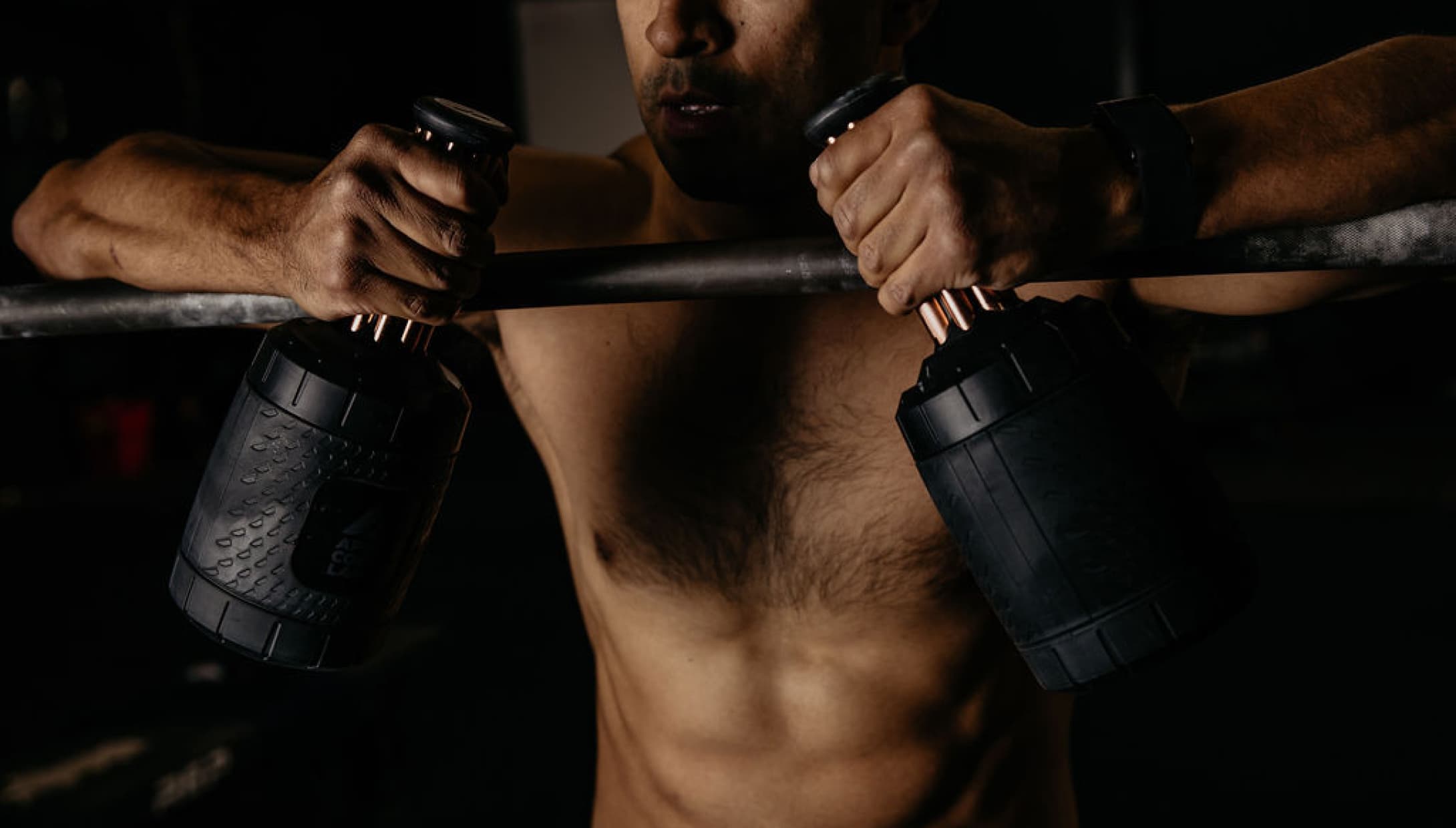 A palm cooling device with good thermal conductivity and temperature control