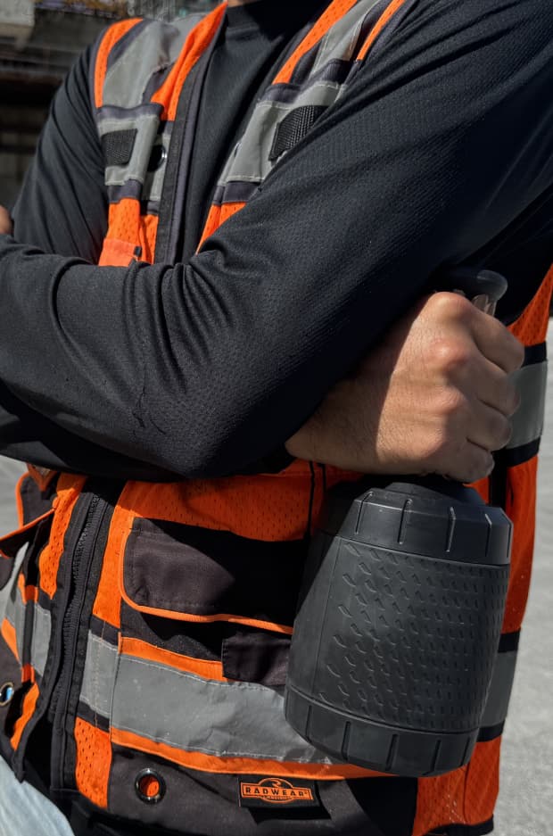 Construction worker personal cooling device 