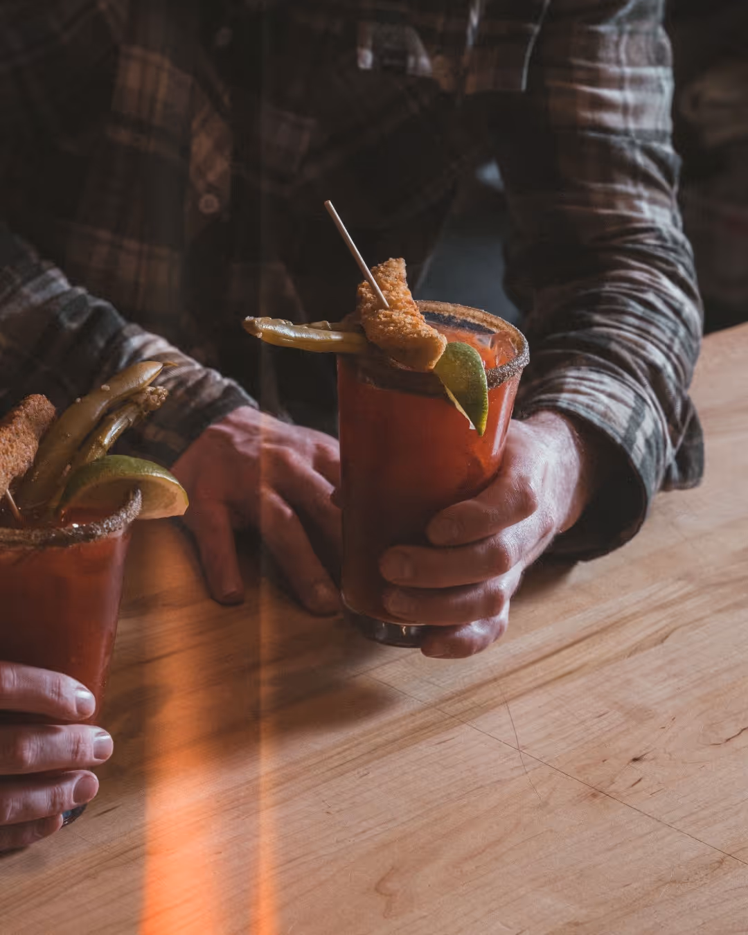 We don’t mess around when it comes to Caesars. 🍹🏒

#eddieburger #eddieburgerbar #mybanff #banff #albertabeef #sports #caesars