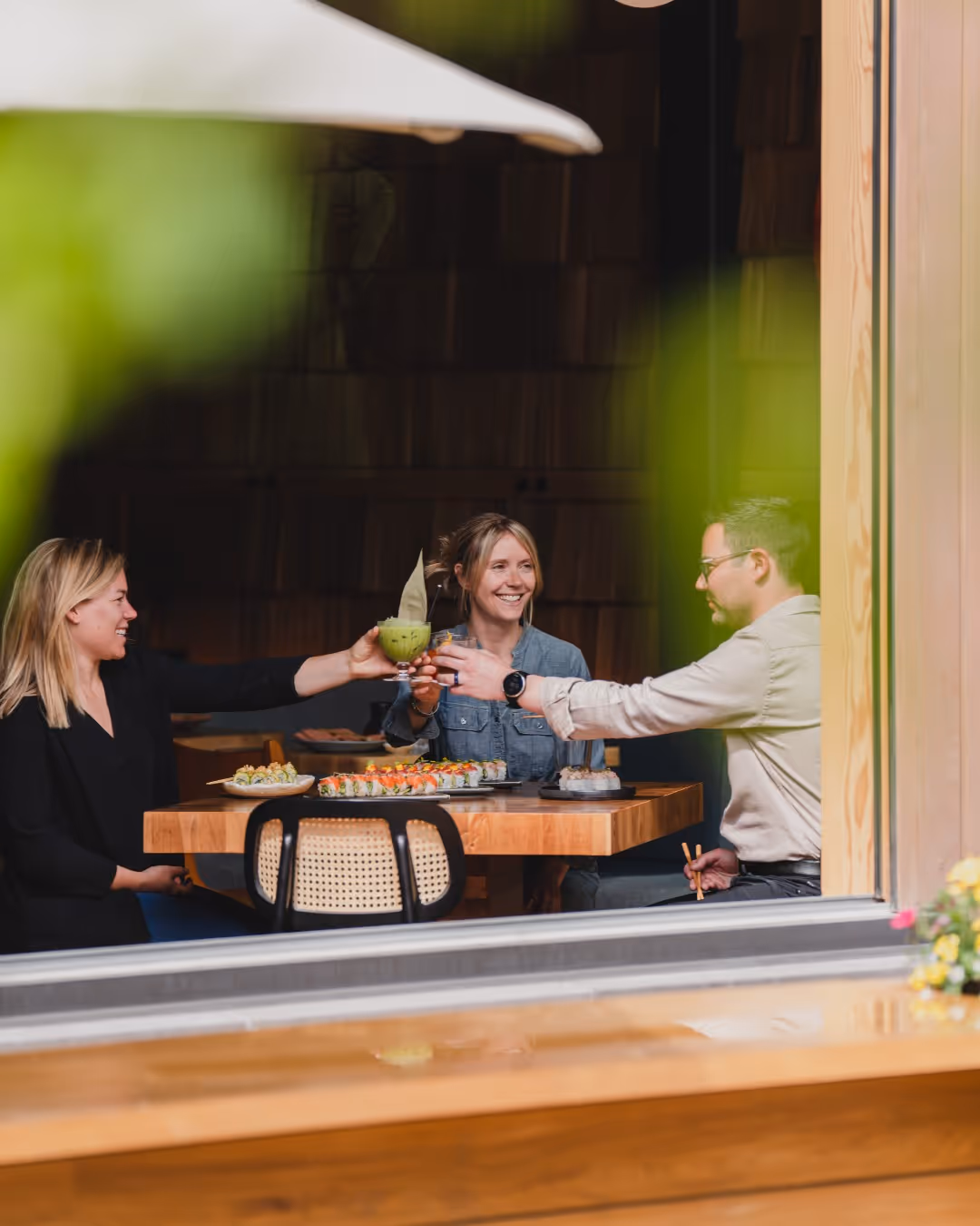 Rollin’ with good vibes & killer cocktails! 🍣🍹 

#SushiAndSips #GoodVibes #CocktailCulture #SushiLovers #CocktailHour #SushiTime #FoodieLife
