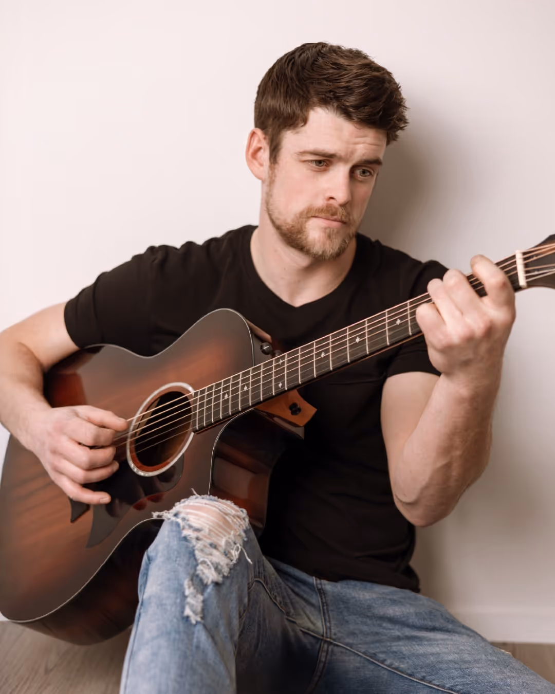 🎶✨ Kick off your Sunday nights right at Chuck’s! Starting June 29th, join us on our rooftop patio for live acoustic vibes with rising country star @baiden_holland. Savour the finest Alberta beef, soak in those epic mountain views, and let the music set the mood.

Sundays, 4-6pm — link in bio to book! 🥩🌄🎸

 #ChucksSteakhouse #LiveMusicBanff #AlbertaBeef #RooftopVibes #CountryMusic #BanffViews