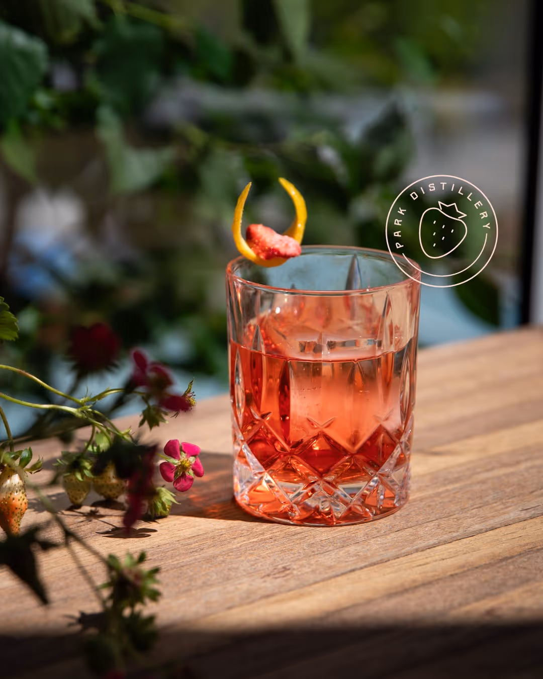 🍓To celebrate the launch of our Strawberry Fields Gin, @thebisonbanff is featuring the most delicious Summer Negroni.⁠
⁠
1 oz Park Strawberry Fields Gin⁠
1 oz Hibiscus infused Campari⁠
1 oz Cocchi Rosa Vermouth⁠
⁠
Add all ingredients to a shaker with ice. Stir for 12-15 seconds and strain over king cube in a double rocks glass. ⁠
Garnish with orange rind and fresh strawberry.⁠
⁠
Head on over to The Bison to enjoy this delicious Negroni or grab a bottle of Strawberry Fields from our online store and make it at home!⁠
Link in bio to grab your bottle.⁠
⁠
#ginisin #banff #strawberrygin #thebisonbanff #negroni #strawberrynegroni ⁠
