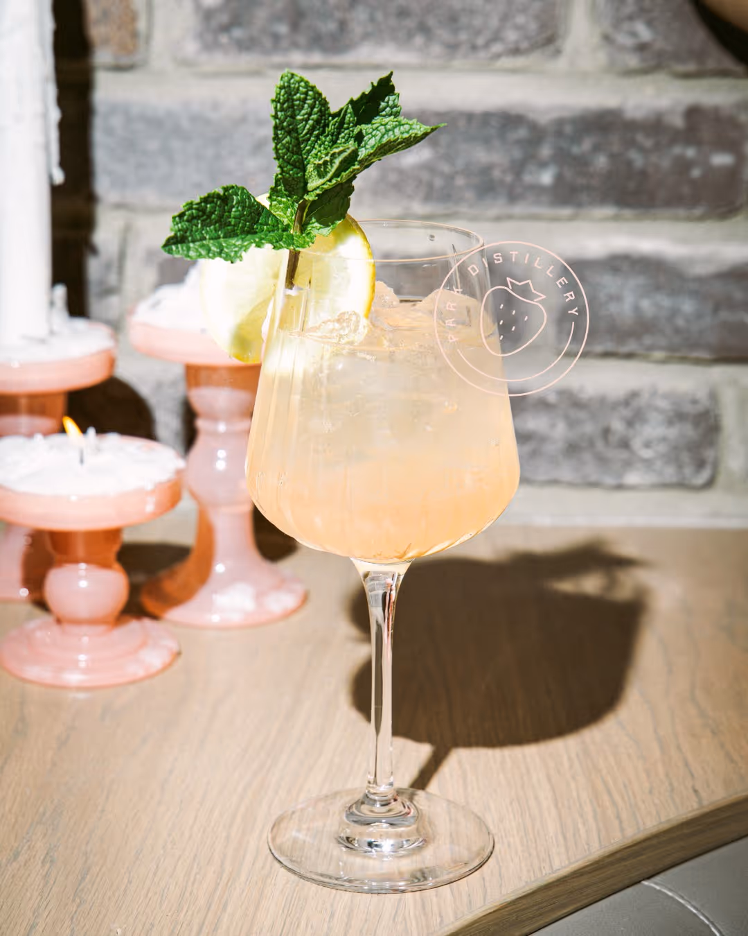 🍓Sophia has great taste. Introducing her Luna Rosa Spritz. For a limited time you can stop in to @pizzeriasophiabanff and enjoy this summery cocktail.⁠
⁠
1 oz Park Strawberry Fields Gin⁠
0.5 oz Limoncello⁠
0.5 oz Lemon juice⁠
0.5 oz Strawberry simple syrup⁠
3 oz Prosecco⁠
1 oz Soda⁠
Lemon wheel & mint sprig⁠
⁠
Build in a goblet. Combine the limoncello, gin, strawberry simple syrup and lemon juice in a glass. Stir, then fill the glass with ice. Top with soda, followed by Prosecco. Garnish with lemon wheel and fresh mint.⁠
⁠
Head on over to Pizzeria Sophia to enjoy this cocktail or grab a bottle of Strawberry Fields from our online store and make it at home!⁠
Link in bio to grab your bottle.⁠
⁠
#pizzeriasophia #banff #ginisin #strawberrygin
