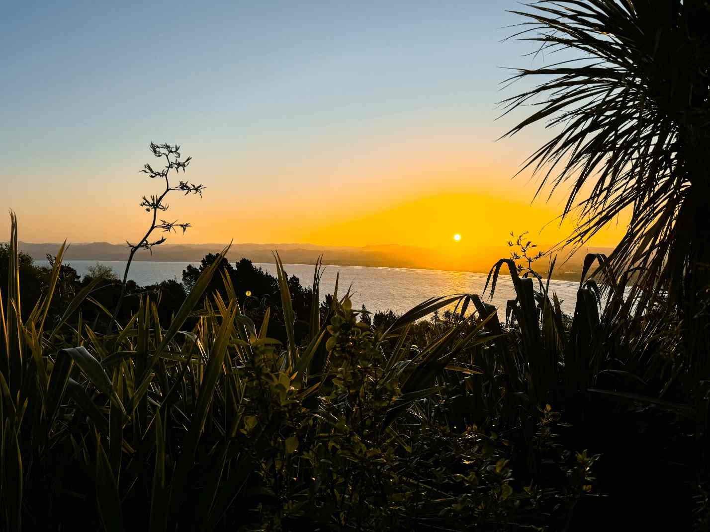 Photo taken from Kaiti Hill in Gisborne shows sunset of Gisborne Beach