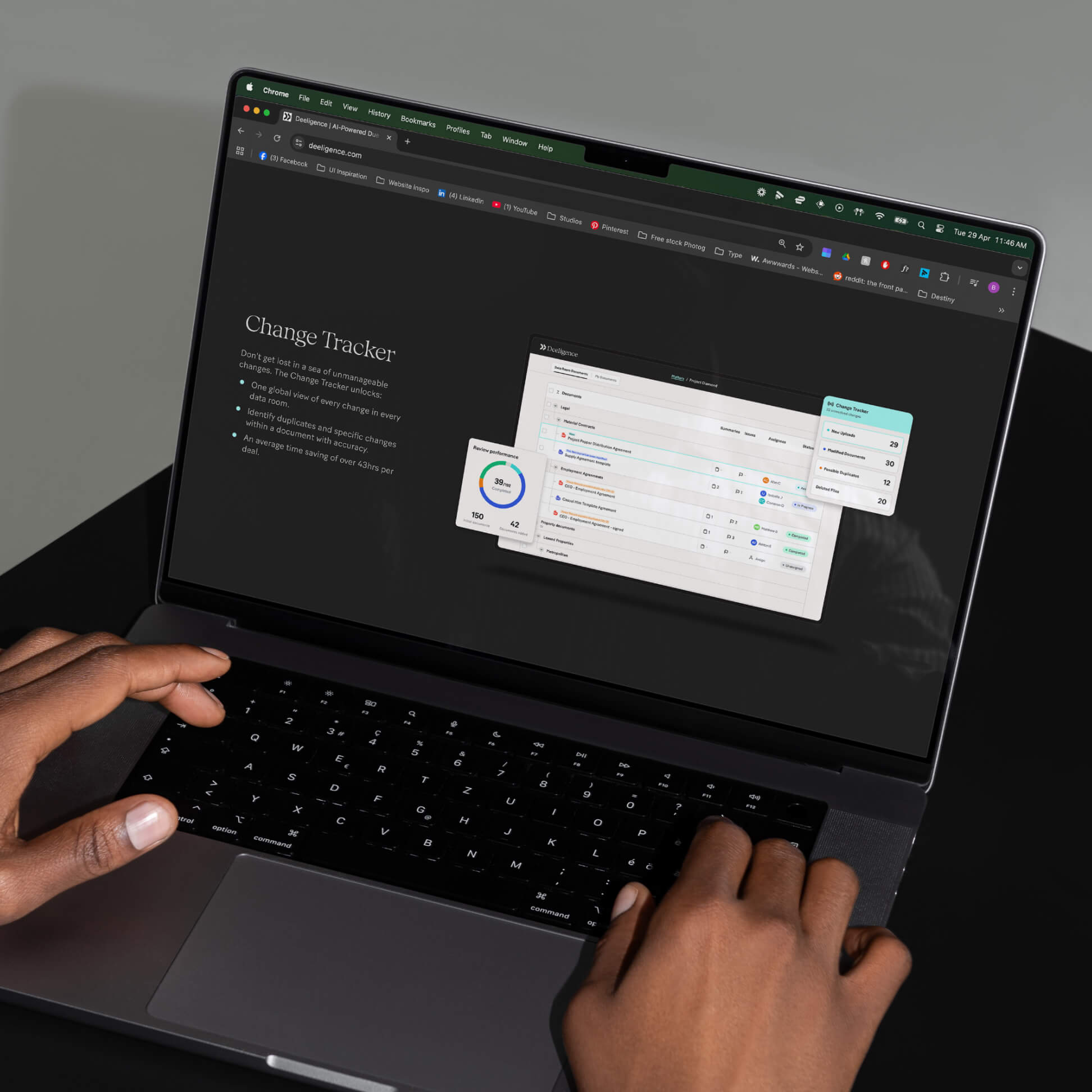 Deeligence AI contract review product interface showing collaborative annotation features