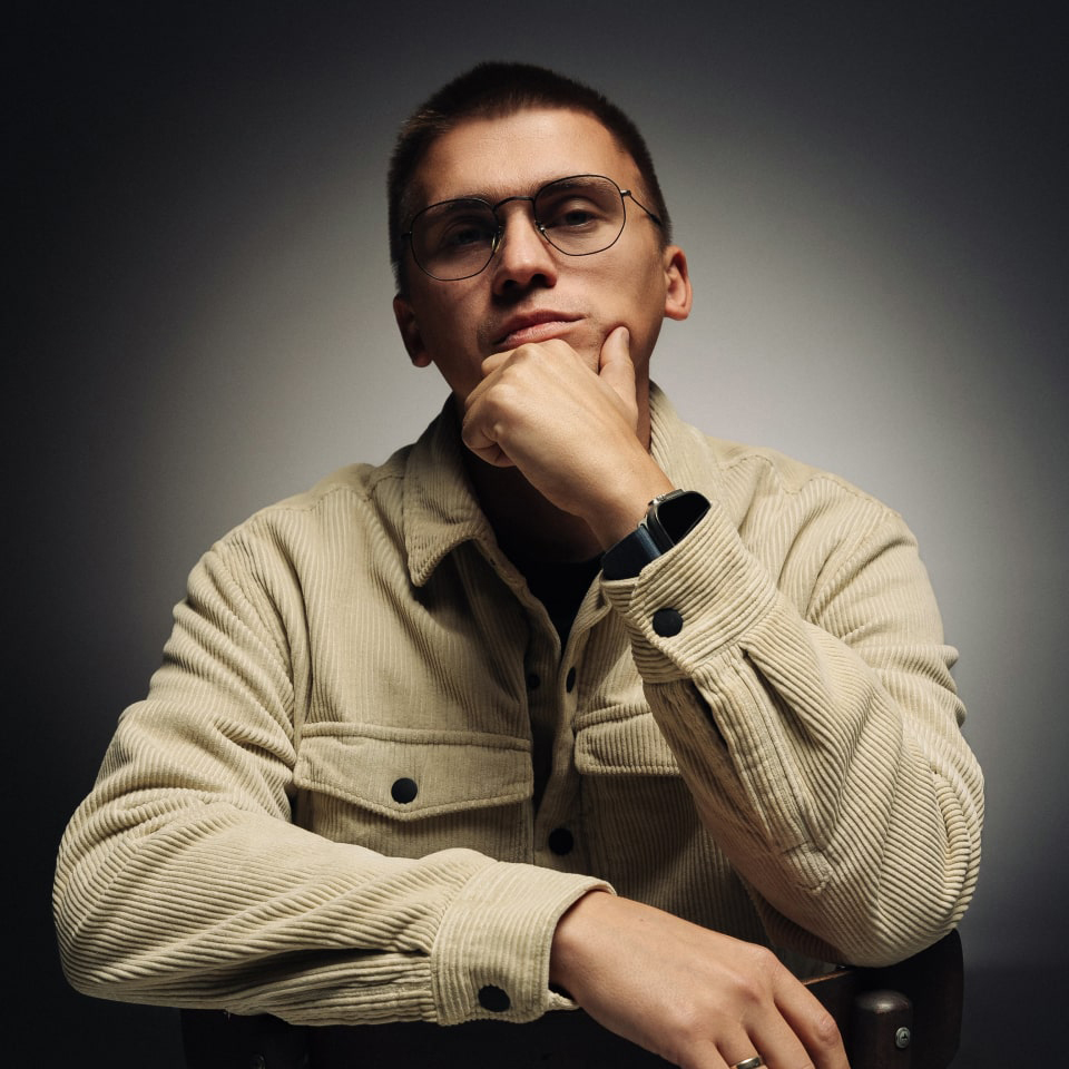 Сергій Дученко — автор статті