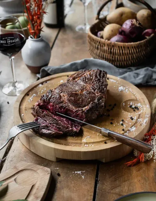 Côte de boeuf servie par le restaurant chez Ingall's à Annecy