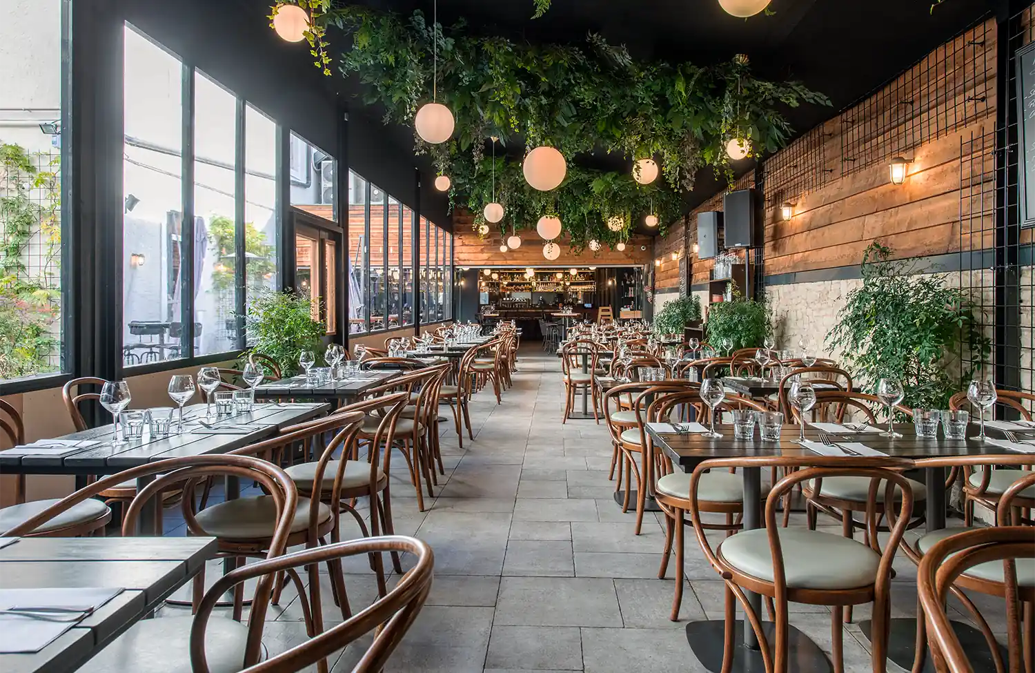 Salon le jardin d'hiver pour acceuil de groupes au restaurant chez ingall's