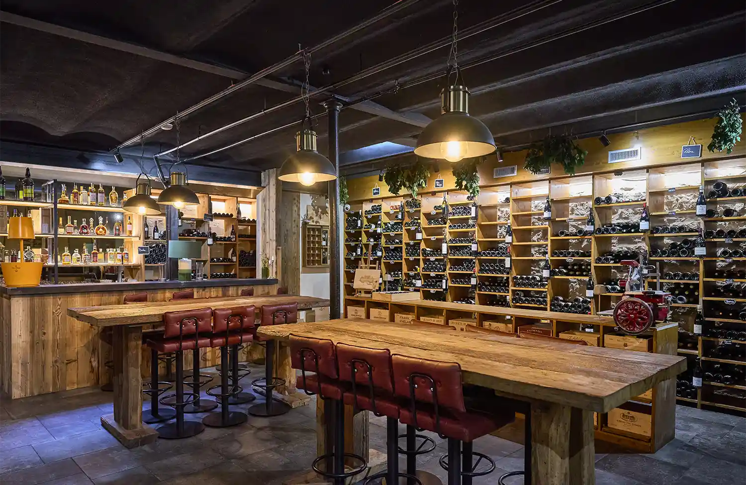 Salon la cave de Charles pour acceuil de groupes au restaurant chez ingall's