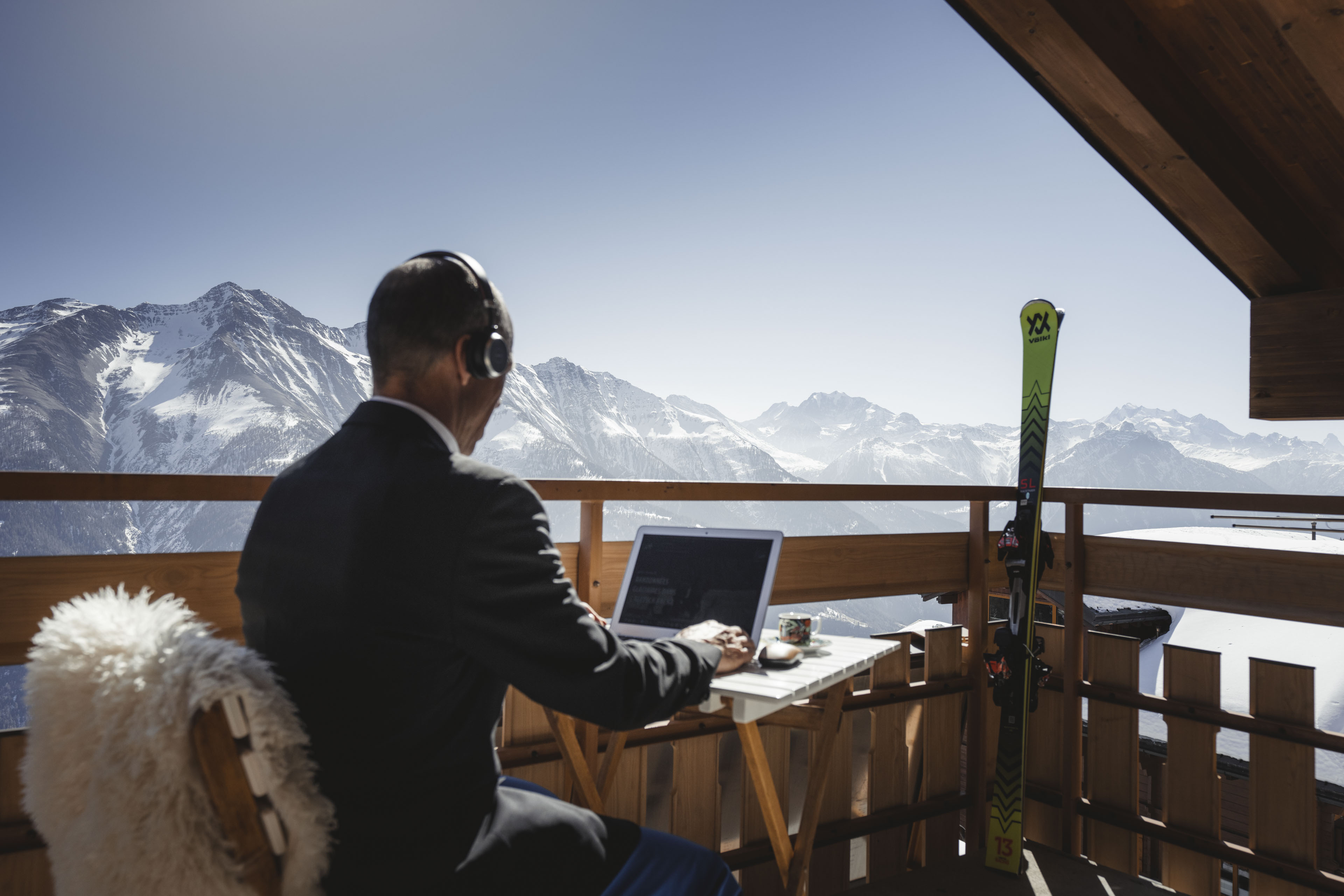 Digital Nomad in den Bergen
