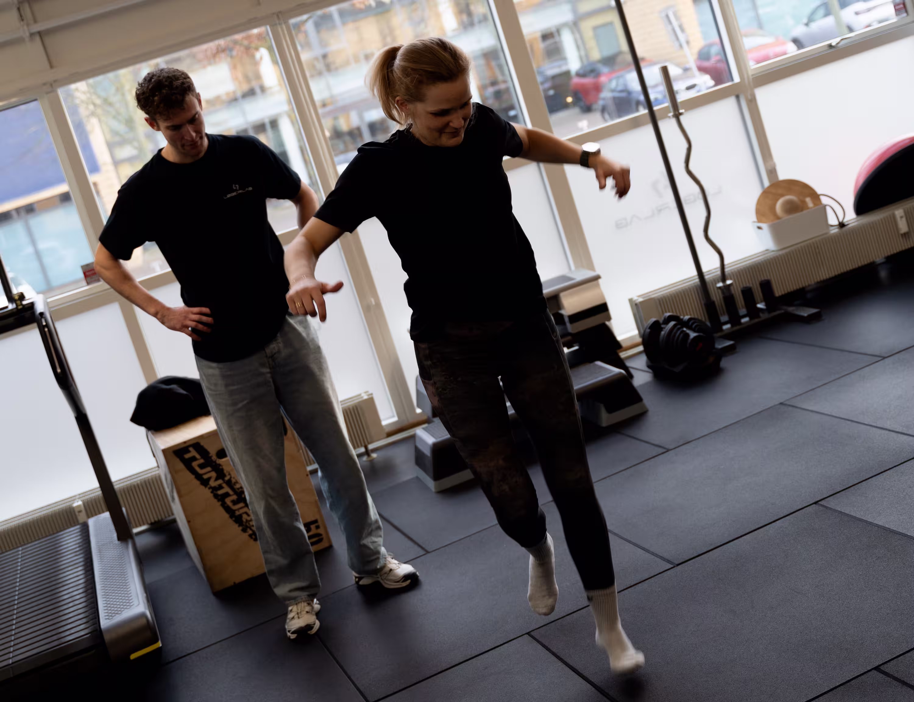 Løber med fokus på ankelstabilitet – peroneus-senernes placering på ydersiden af anklen