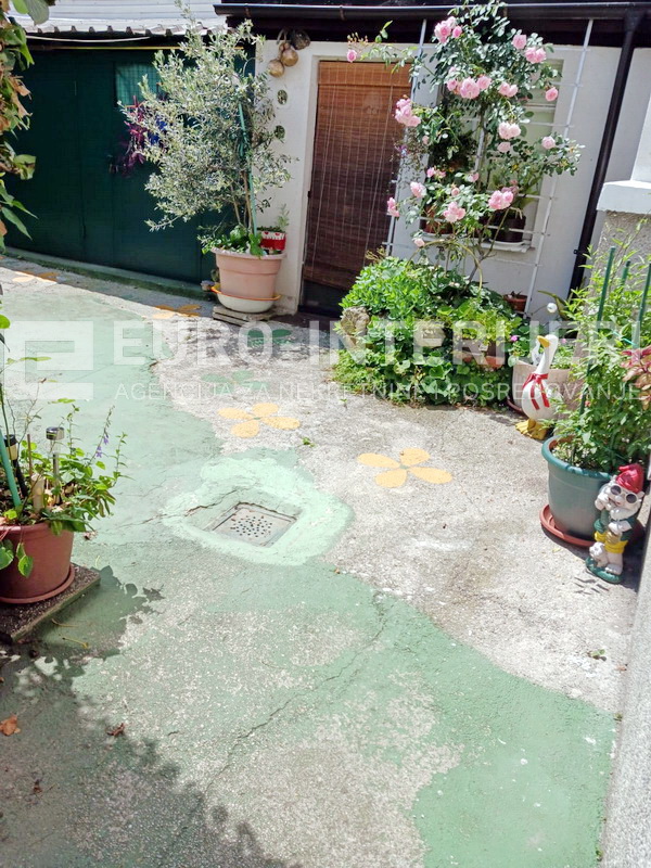 Prodaja stana u Zagrebu - Maksimir, dvosoban - dvorište