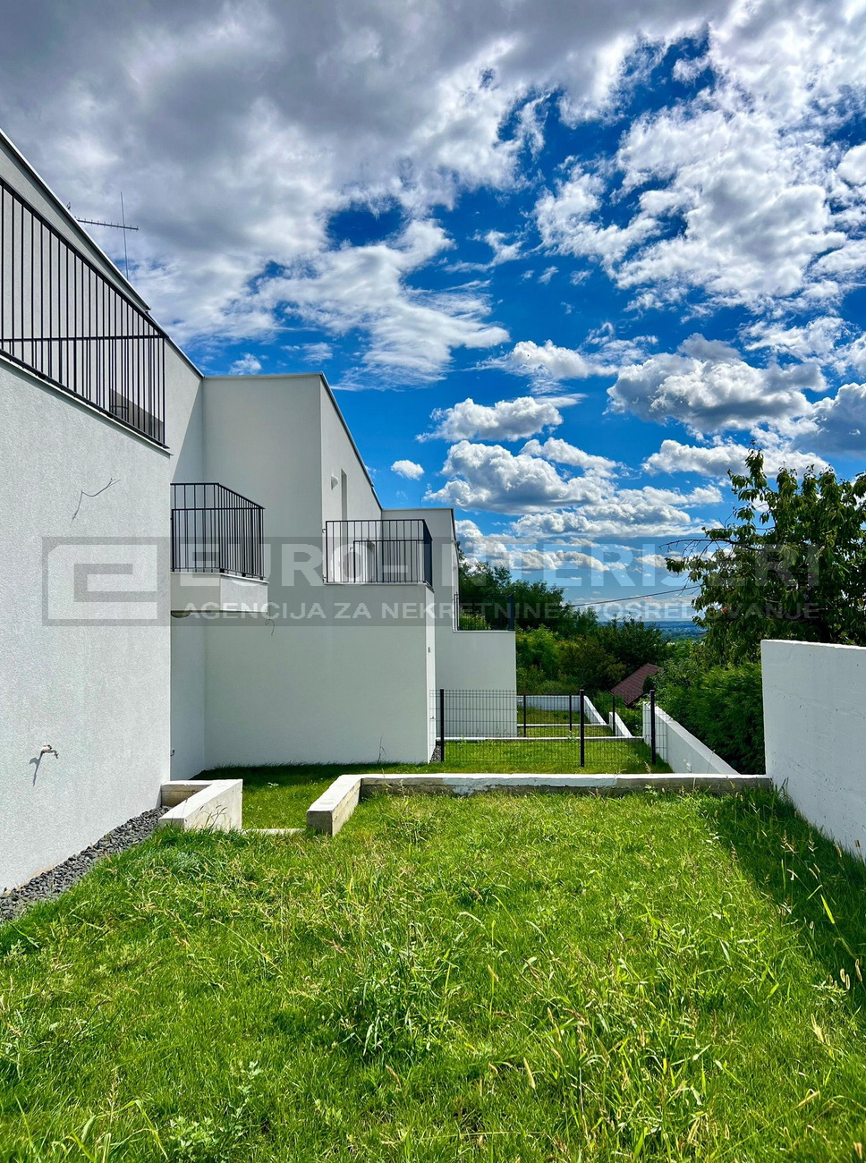 PRODAJA STANA ZAGREB STENJEVEC MODERAN LUKSUZAN S POGLEDOM