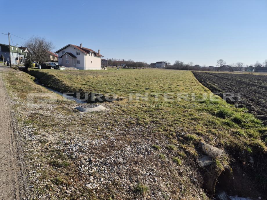 PRODAJA GRAĐEVINSKO ZEMLJIŠTE ZAGREB ODRANSKI OBREŽ