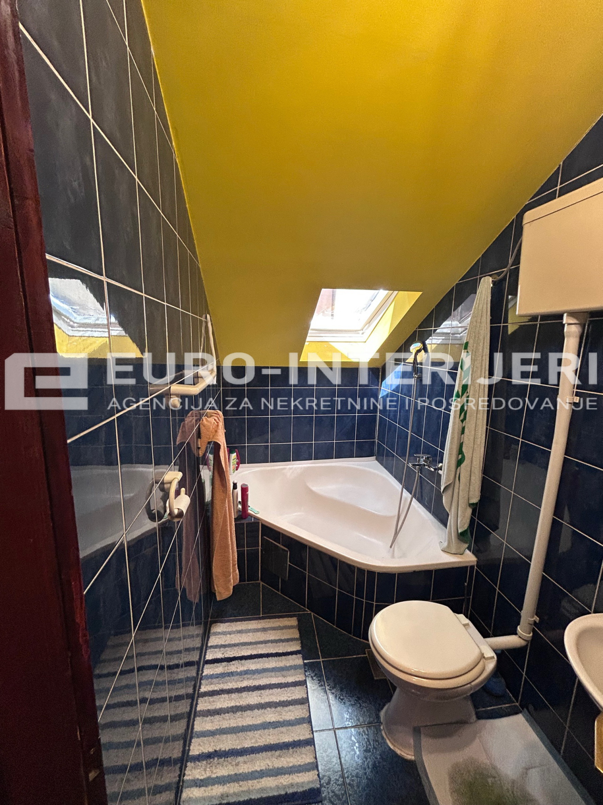 Prodaje se obiteljska kuća, Trnje - Sigećica 74,42 m2