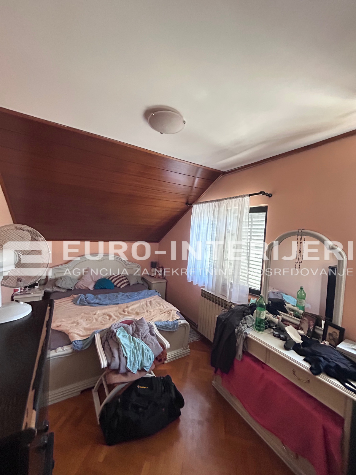 Prodaje se obiteljska kuća, Trnje - Sigećica 74,42 m2