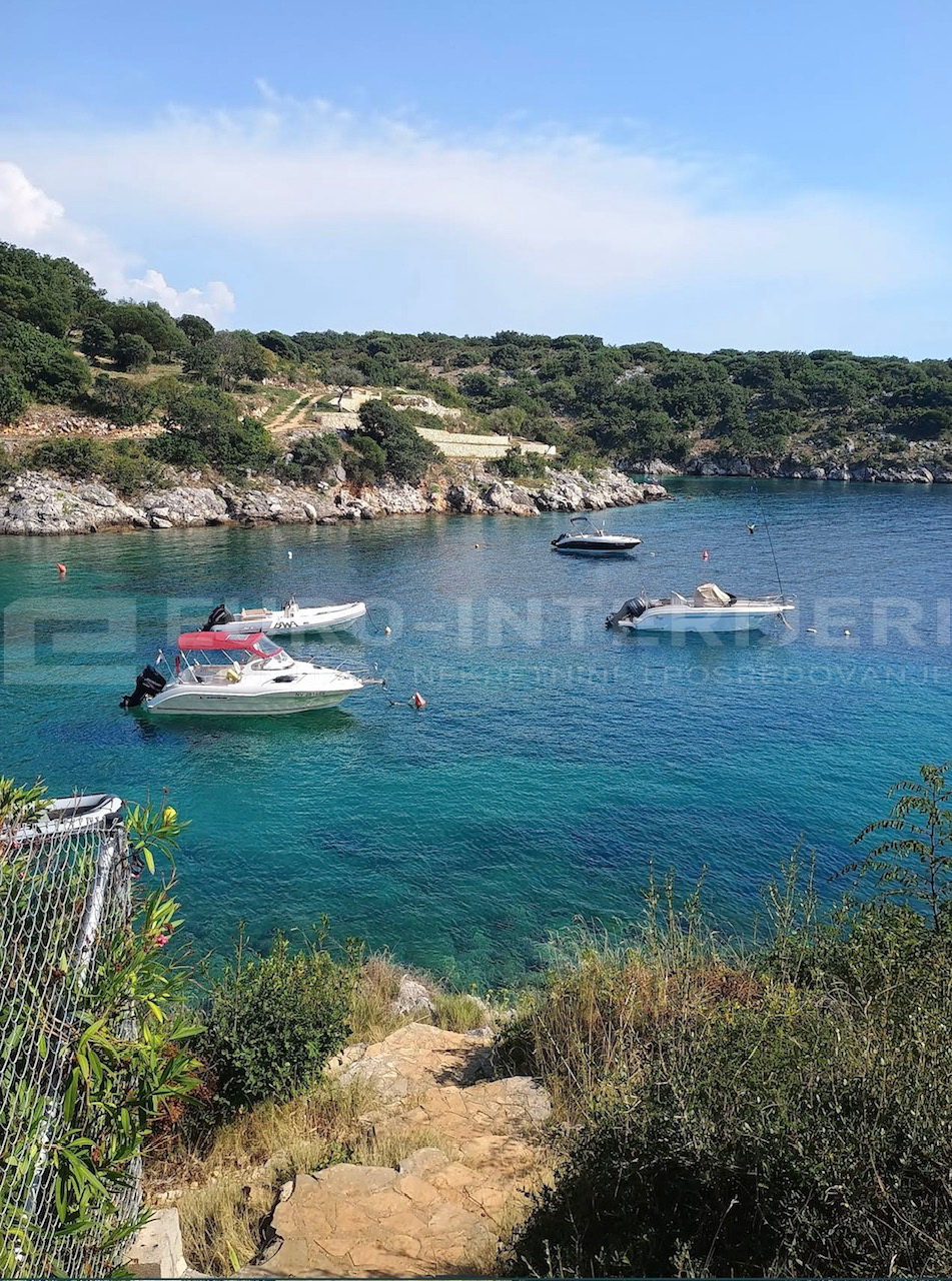 Prodaje se građevinsko zemljište s projektom i građ. dozvolom otok Pag