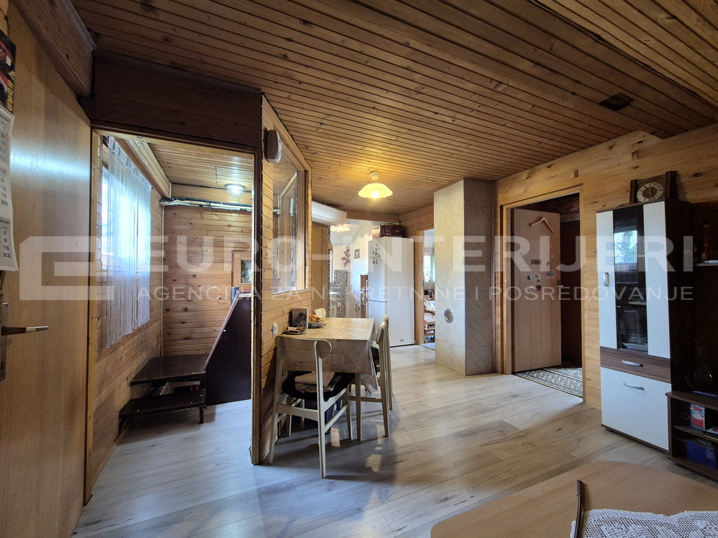 Obiteljska kuća - Samobor- Vrhovčak površine 200 m2 - BEZ PROVIZIJE
