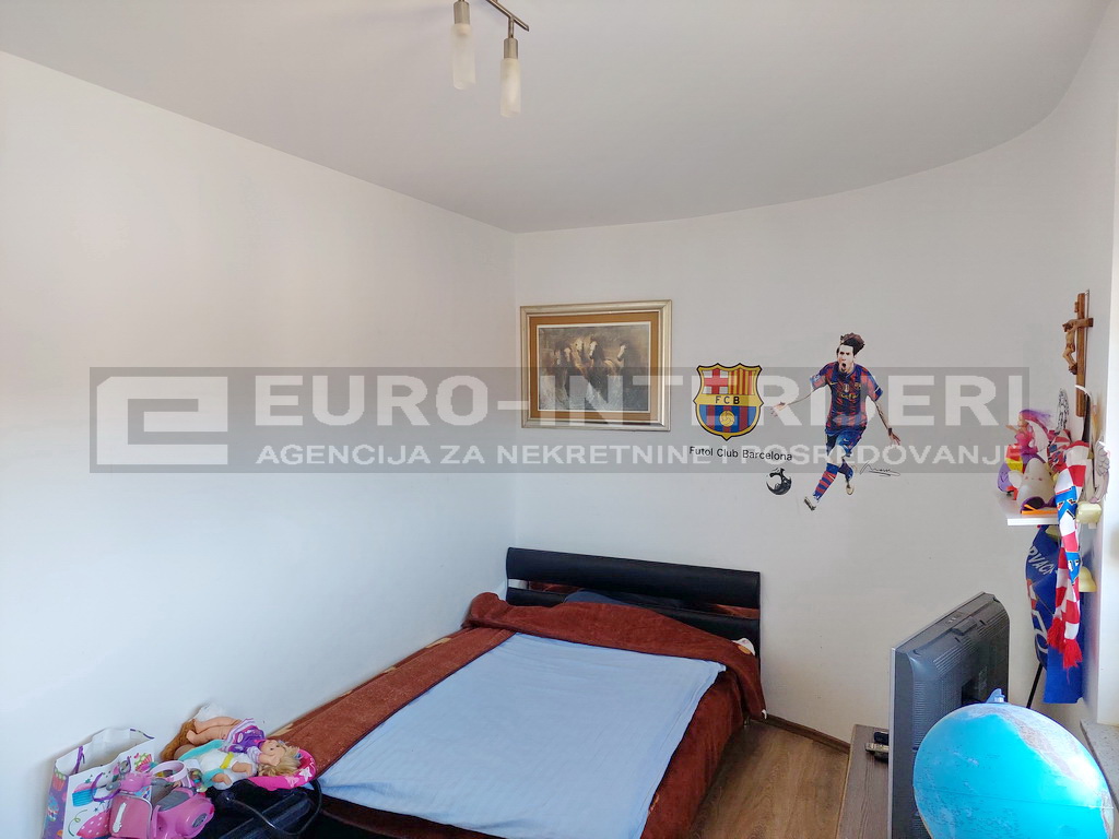 Kuća: Samobor - Vrhovčak, površine 353.41 m2 - BEZ PROVIZIJE!