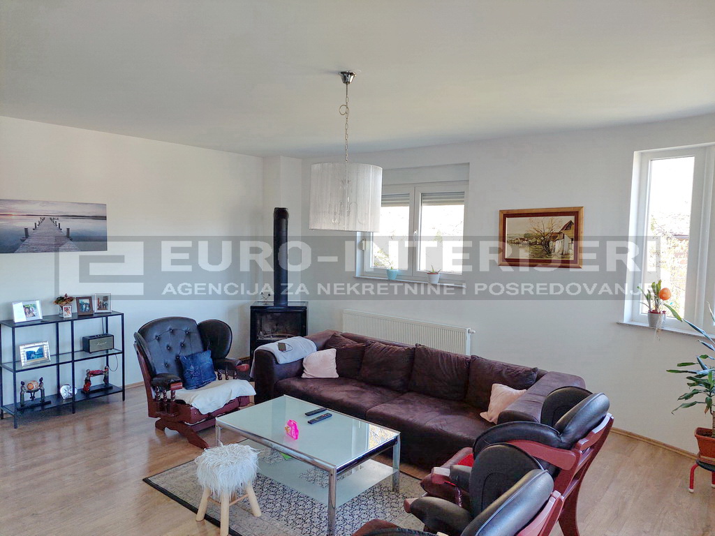Kuća: Samobor - Vrhovčak, površine 353.41 m2 - BEZ PROVIZIJE!