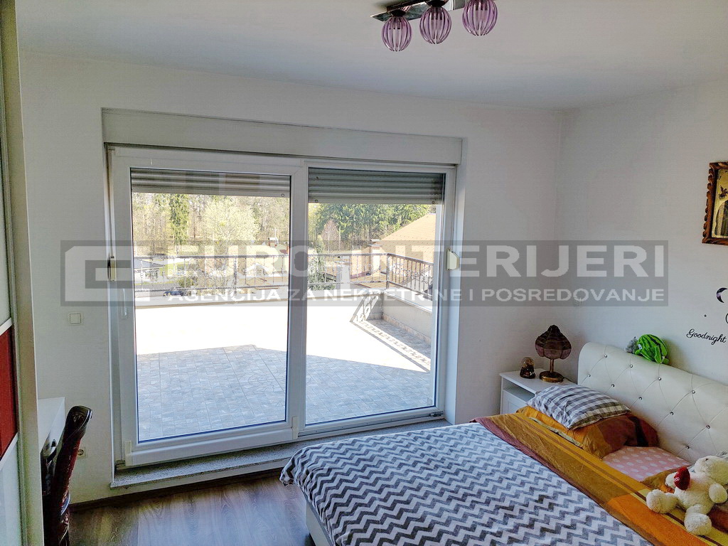 Kuća: Samobor - Vrhovčak, površine 353.41 m2 - BEZ PROVIZIJE!