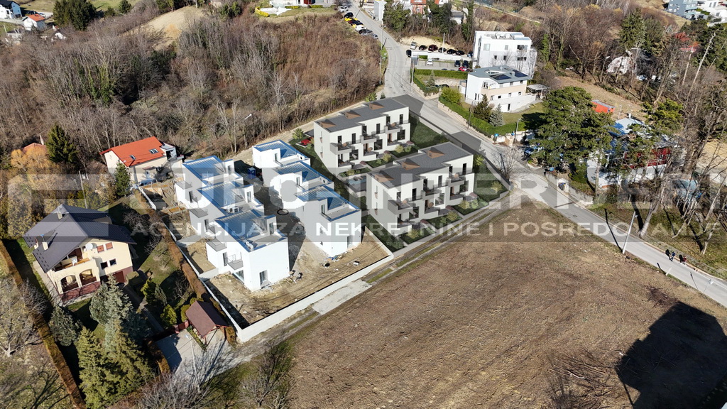 Građevinsko zemljište Perjavica s projektom, 1.705 m2
