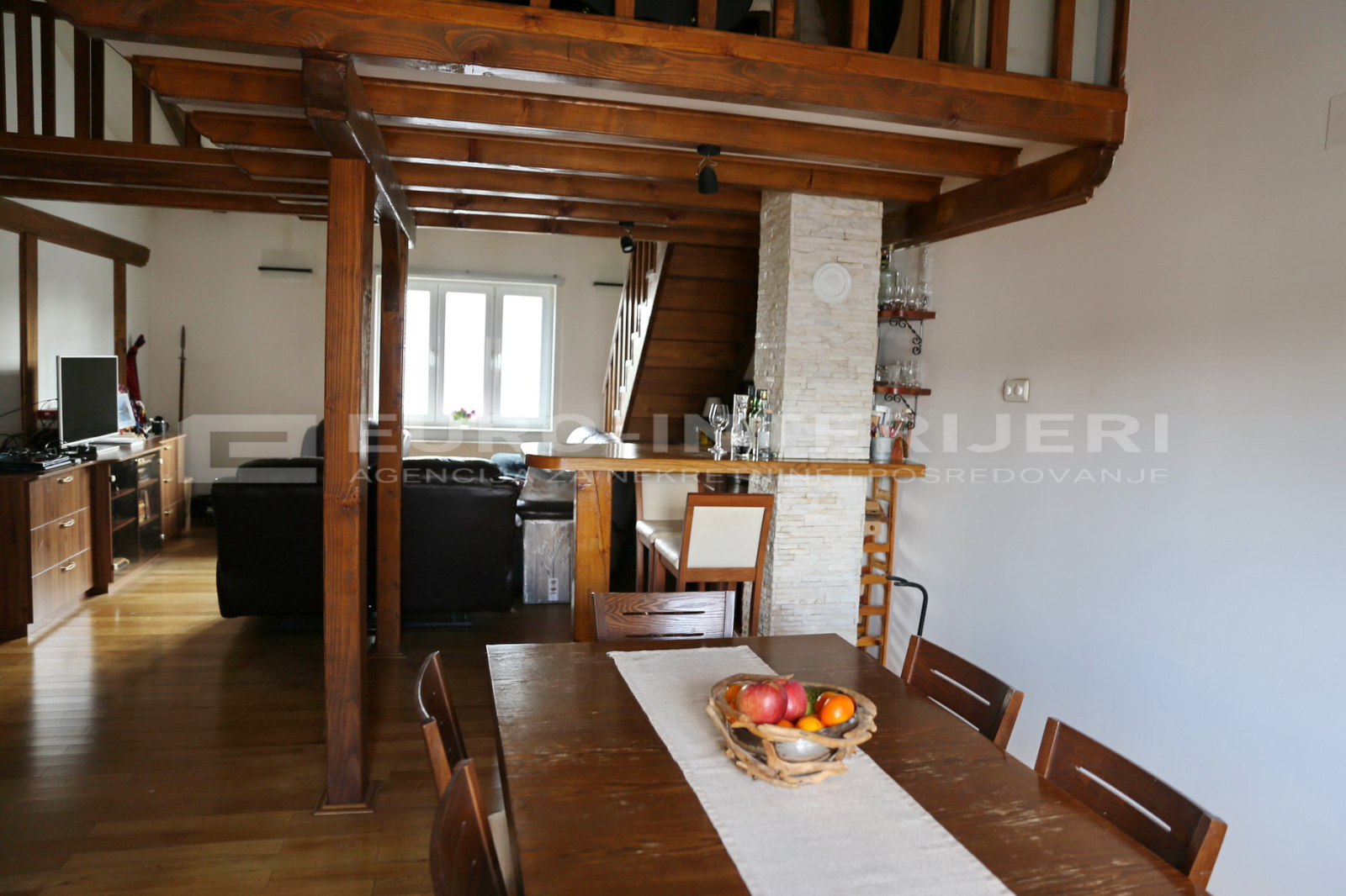 Prodaja kuće - Zagreb - Kvatrić, površine 380 m2 - BEZ PROVIZIJE!