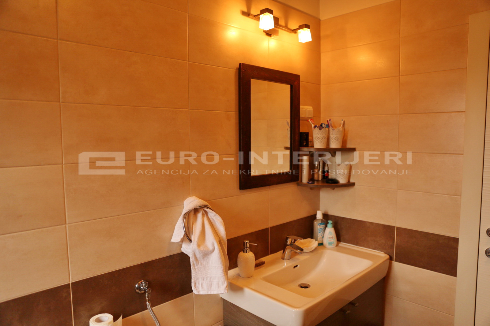 Prodaja kuće - Zagreb - Kvatrić, površine 380 m2 - BEZ PROVIZIJE!