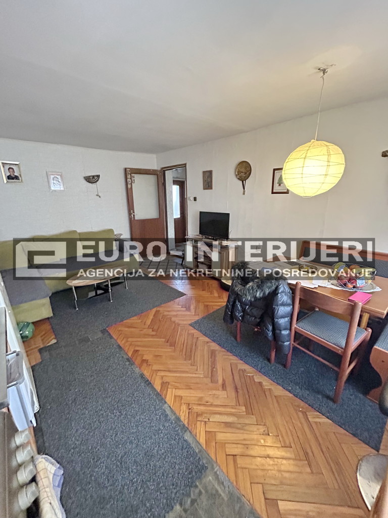 Kuća za adaptaciju - Malešnica - 73 m2 + garaža, bez provizije