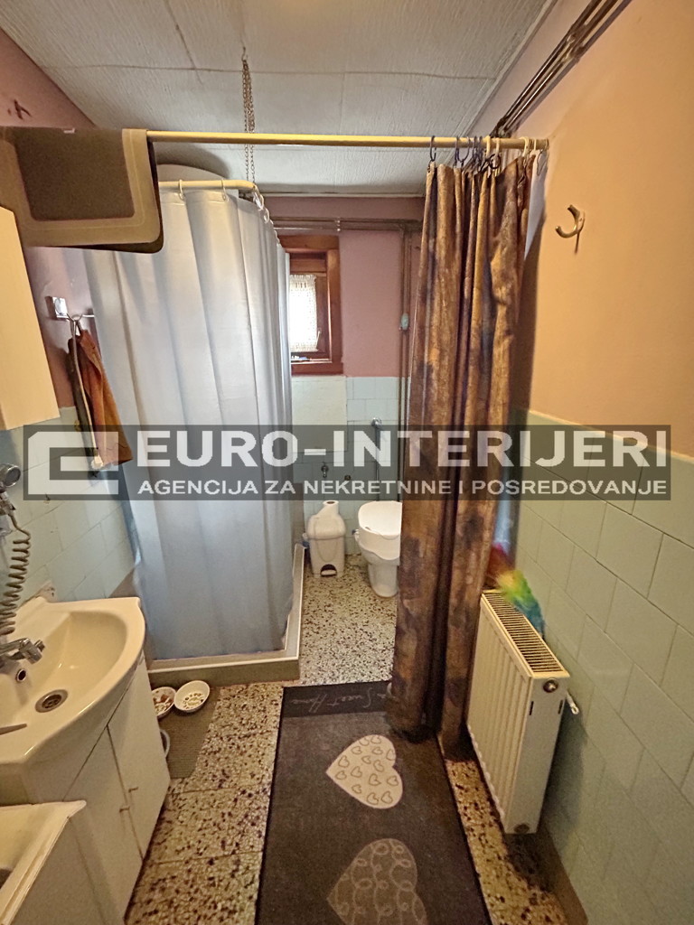 Kuća za adaptaciju - Malešnica - 73 m2 + garaža, bez provizije