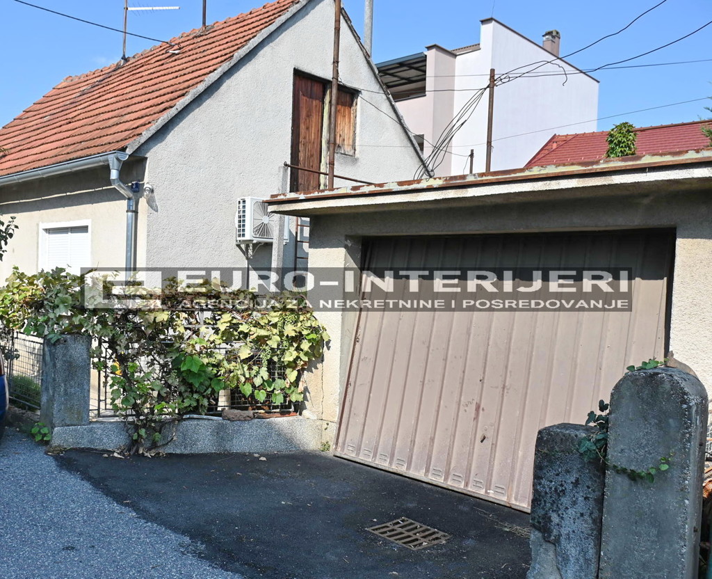 Kuća za adaptaciju - Malešnica - 73 m2 + garaža, bez provizije