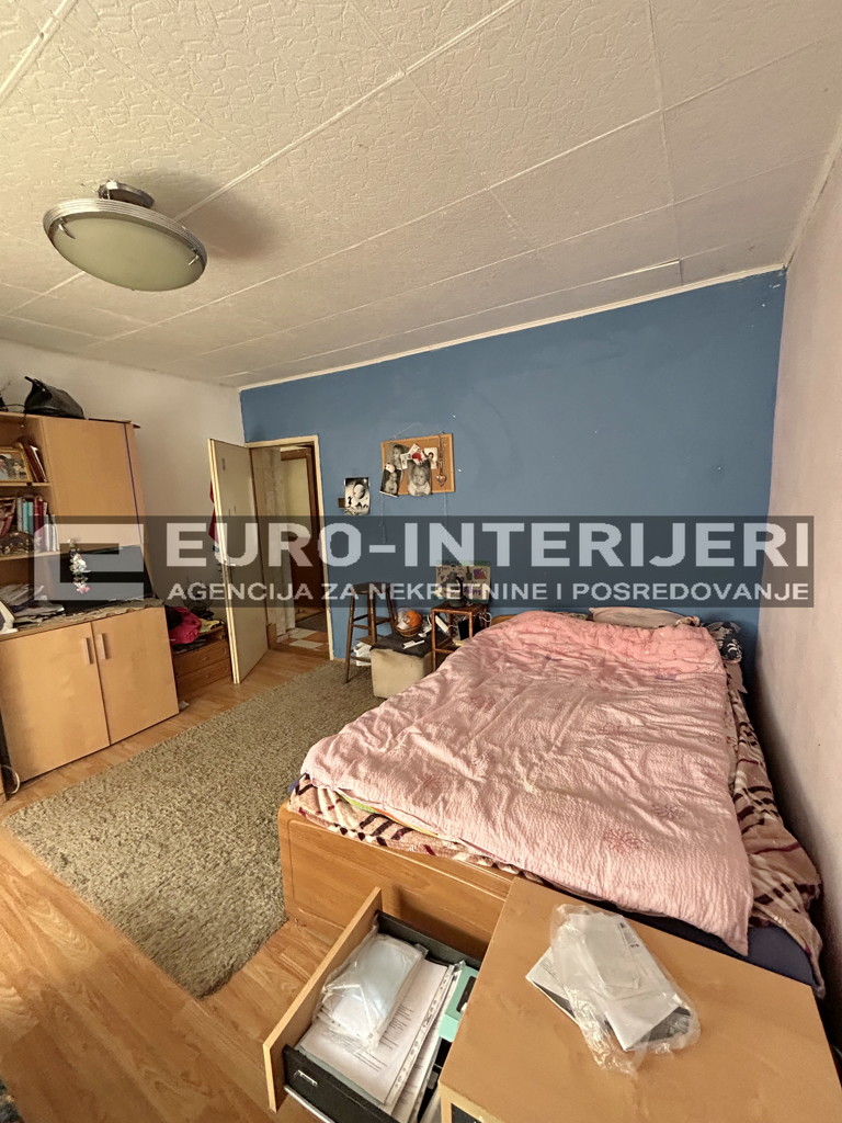 Kuća za adaptaciju - Malešnica - 73 m2 + garaža, bez provizije