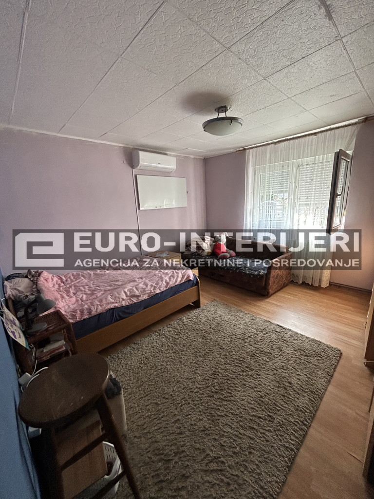 Kuća za adaptaciju - Malešnica - 73 m2 + garaža, bez provizije