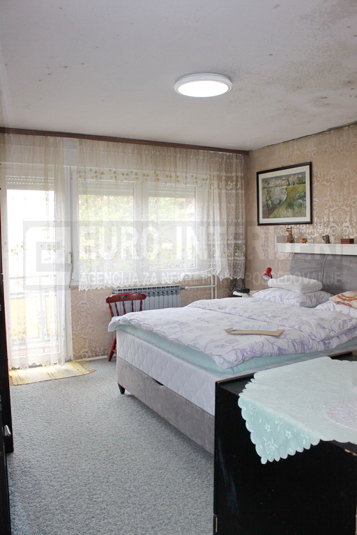 Kuća Zagreb, G. Vrapče, 298 m2, 2 etaže kao 2 stana, 3 et. nedovršena
