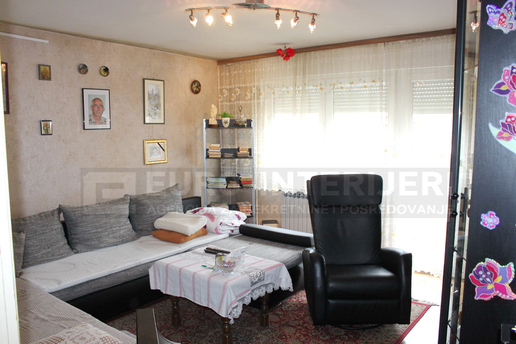Kuća Zagreb, G. Vrapče, 298 m2, 2 etaže kao 2 stana, 3 et. nedovršena