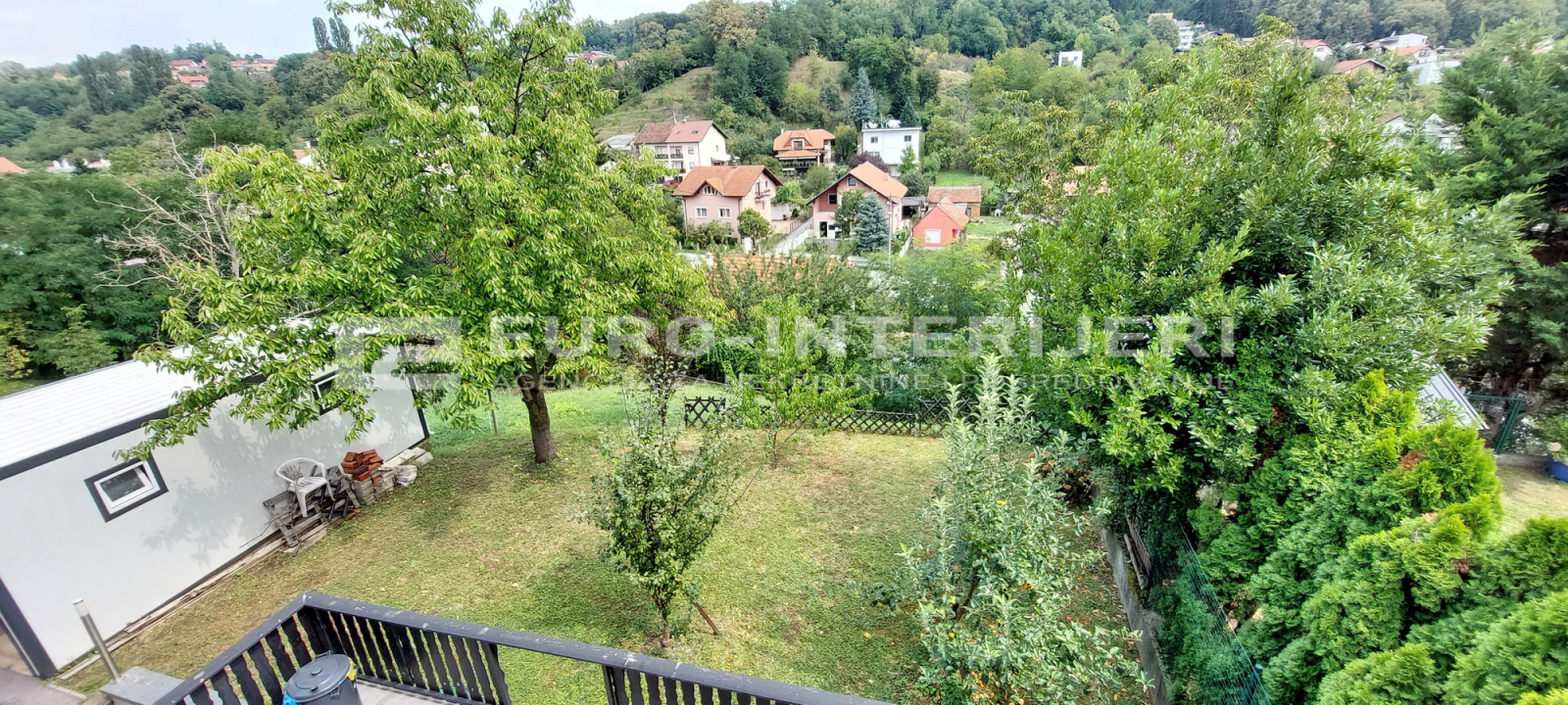 Zagreb, kuća u Vrapču, dva trosobna stana, ukupno 327 m2