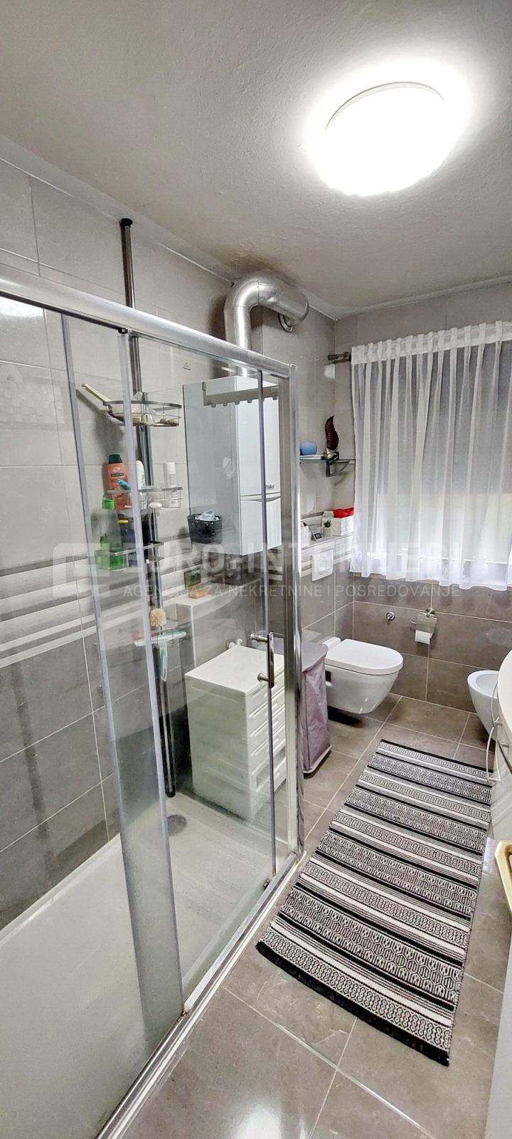Zagreb, kuća u Vrapču, dva trosobna stana, ukupno 327 m2