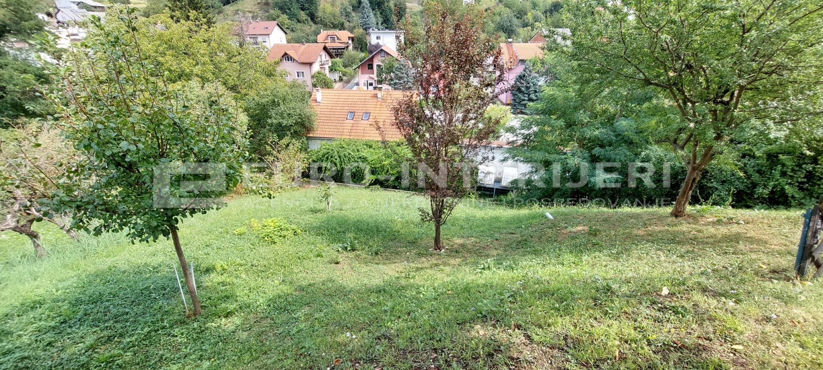 Zagreb, kuća u Vrapču, dva trosobna stana, ukupno 327 m2