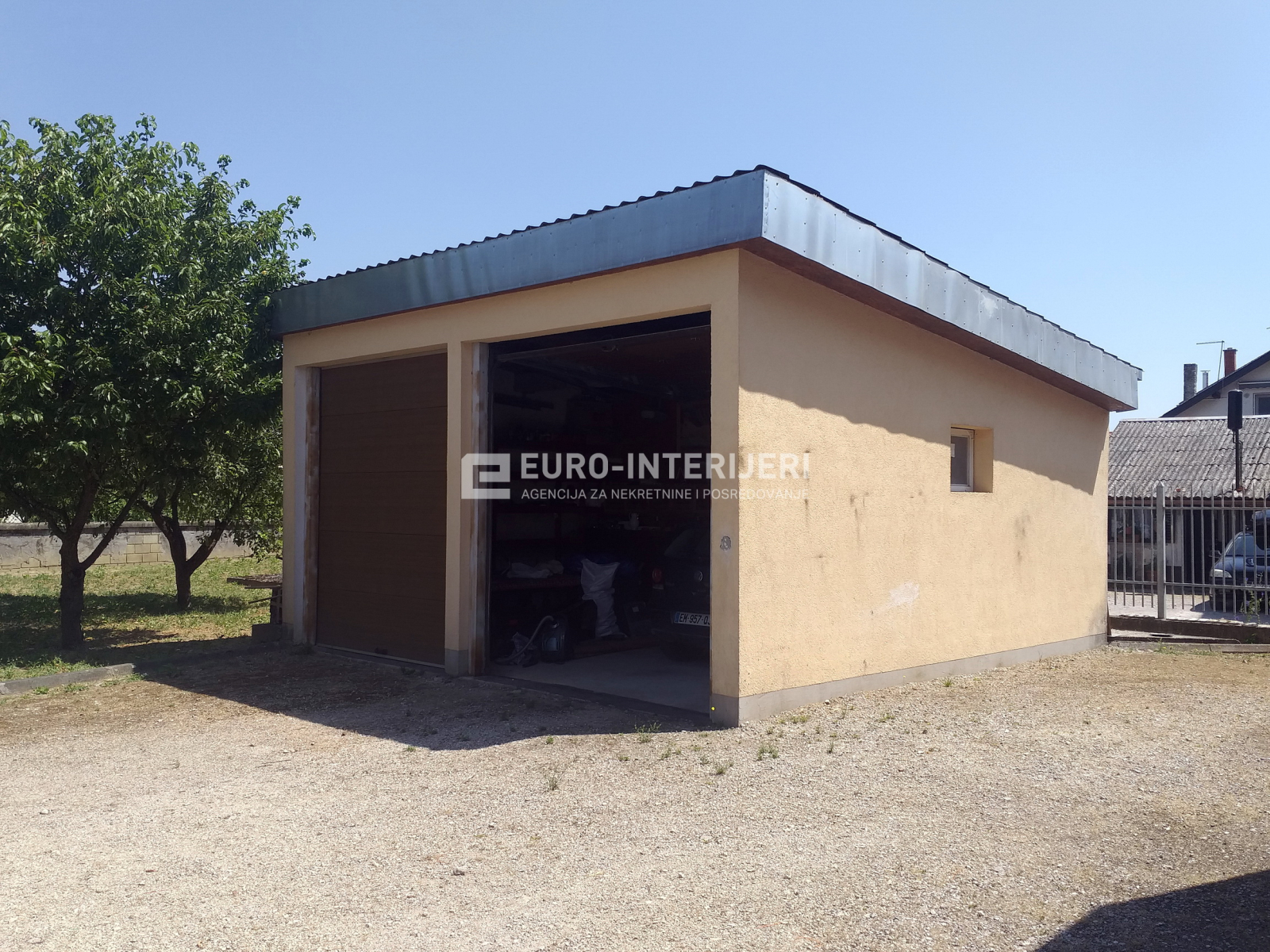 Kuća: Jastrebarsko, površine 340 m2, bez provizije!