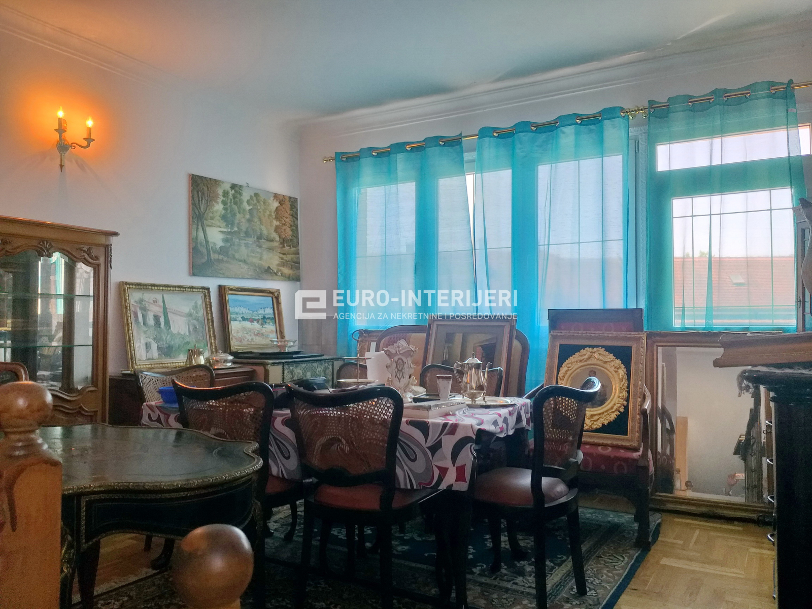 Kuća: Jastrebarsko, površine 340 m2, bez provizije!