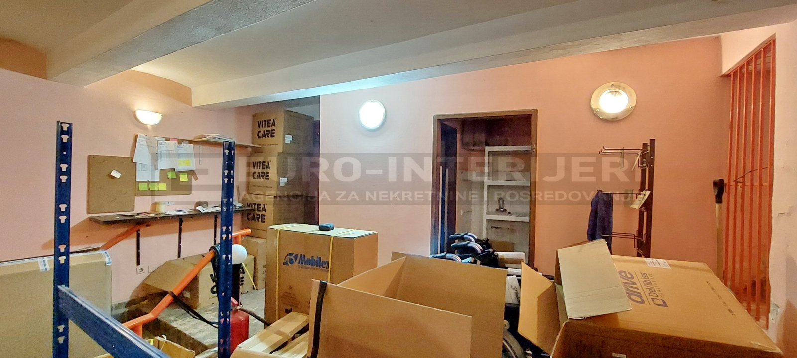 Centar - Ulica kralja Držislava - skladište, površine 32 m2