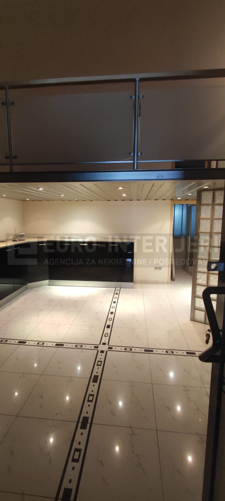 Poslovni prostor: Split, uredski, 45 m2 - BEZ PROVIZIJE!