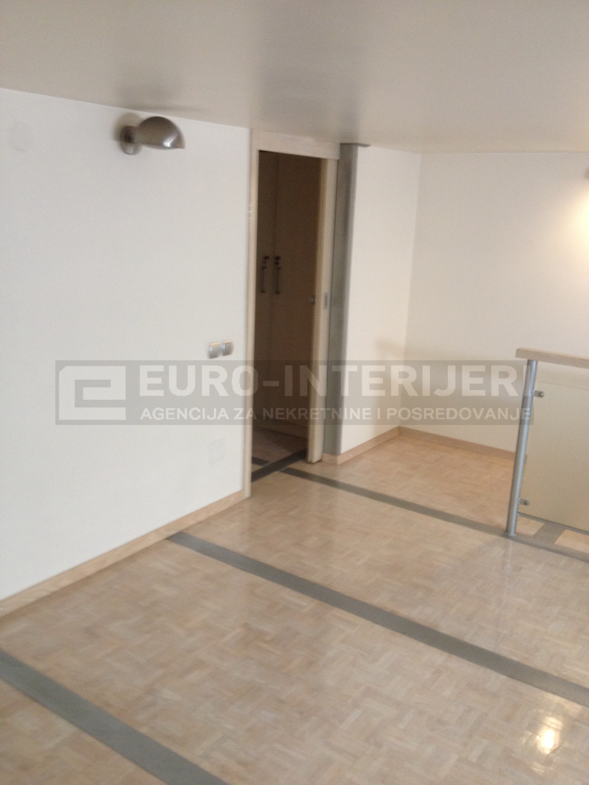 Poslovni prostor: Split, uredski, 45 m2 - BEZ PROVIZIJE!