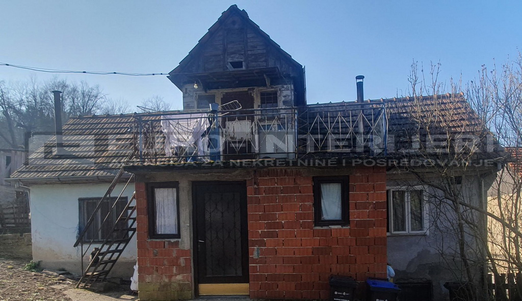 Građevinsko zemljište s kućom - pogodno za investiciju 1.336 m2
