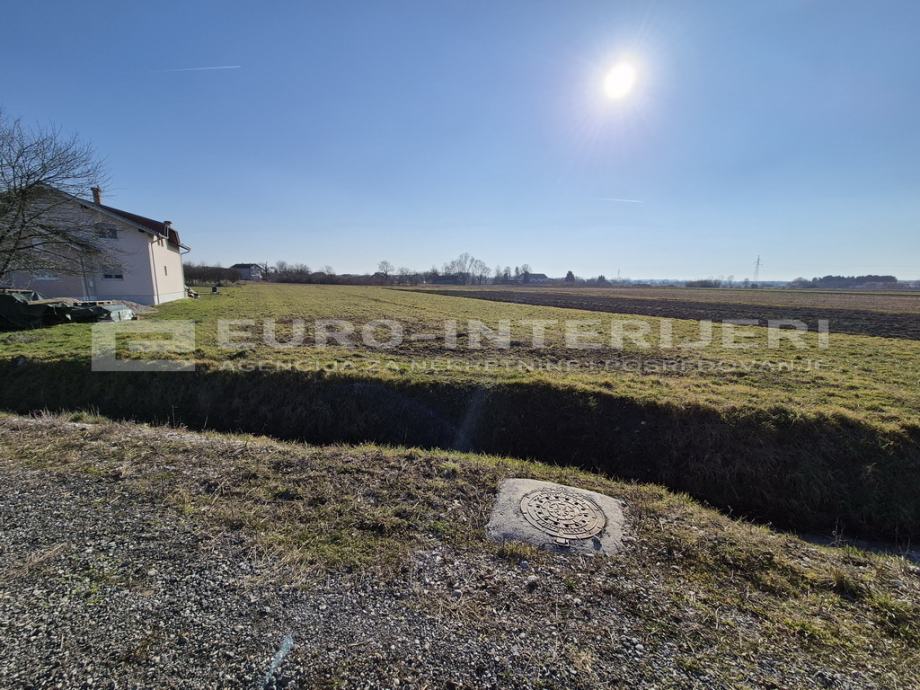 Građevinsko zemljište, Zagreb - Odranski Obrež, pov. 1.956 m2