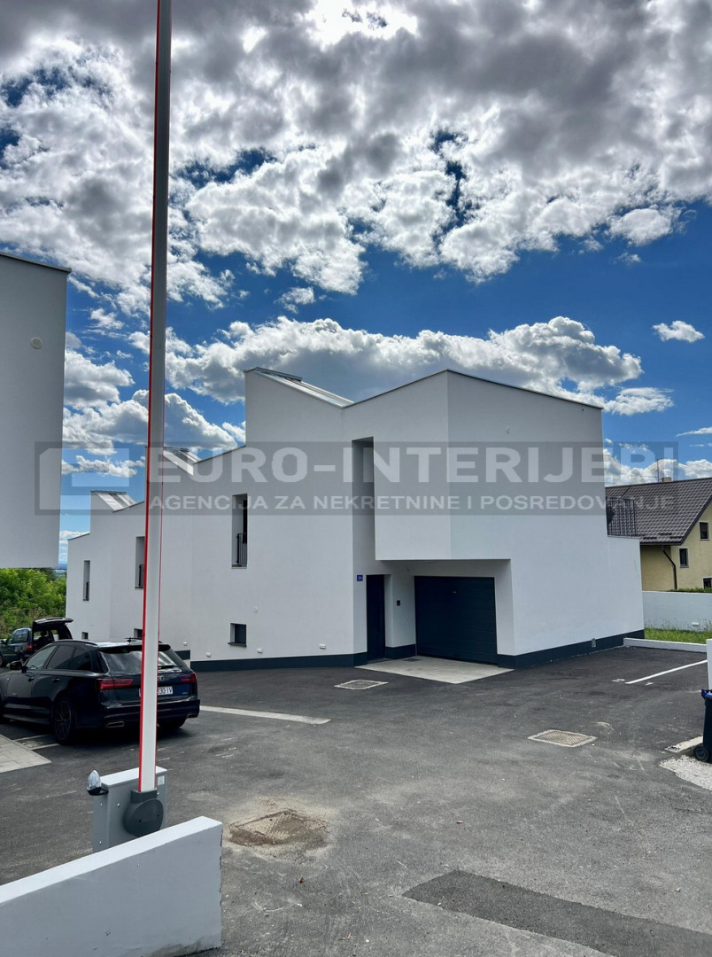 Građevinsko zemljište Perjavica s projektom, 1.705 m2