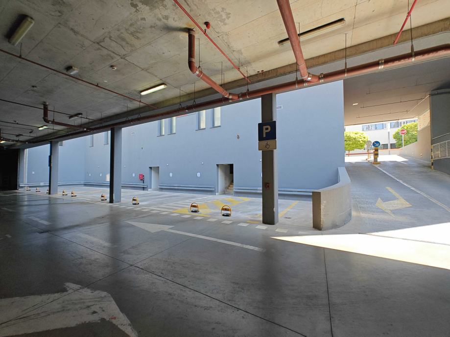 Zakup poslovnog prostora -Split, Poljička cesta uredski prostor u poslovnoj zgradi