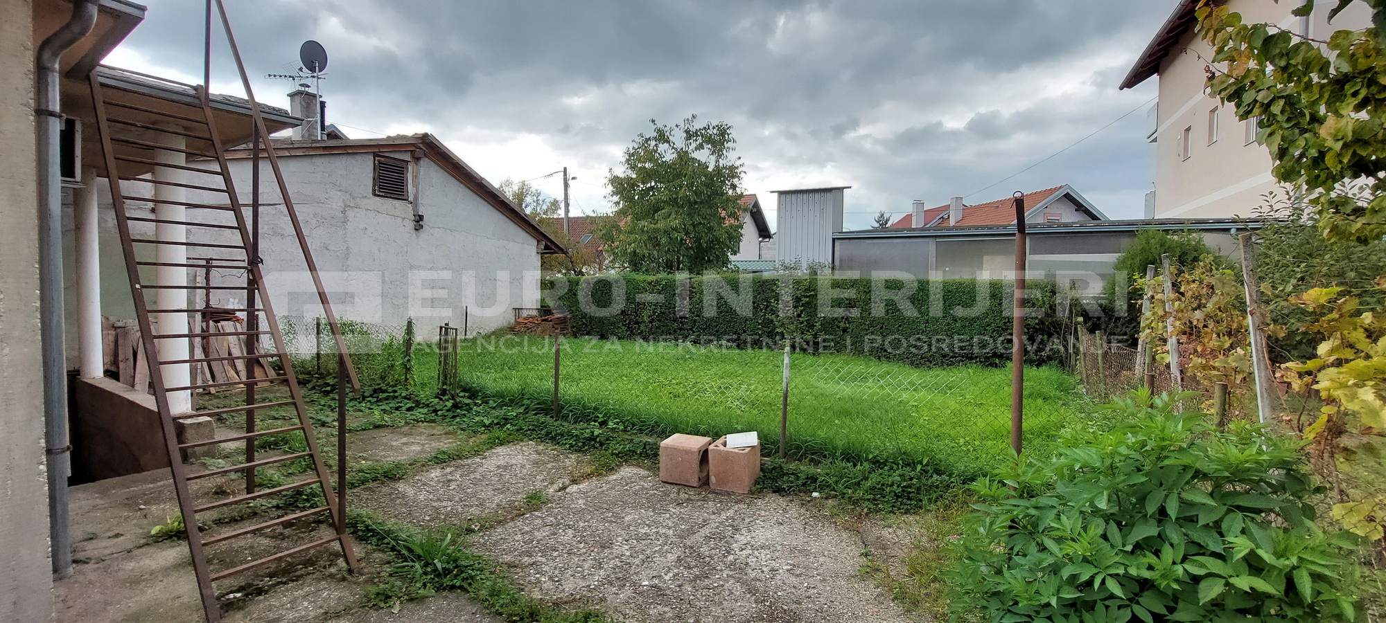 Zagreb - Rudeš - kuća za rušenje s projektom i građevinskom dozvolom