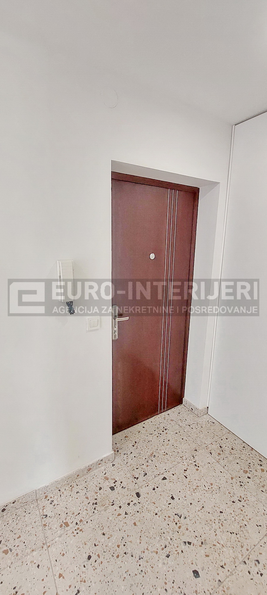 Prodaja stanova - Zagreb - Trešnjevka - adaptiran dvosoban stan 56 m²