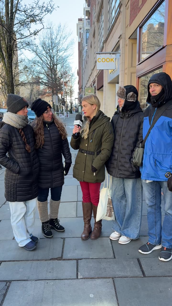 Momcozy holiday street interview